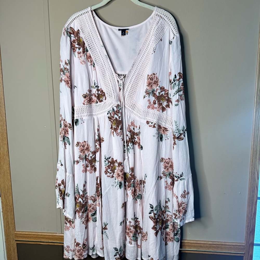 Torrid White Floral Long Sleeve Dress